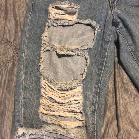 Ripped jean shorts - Picture 2 of 4